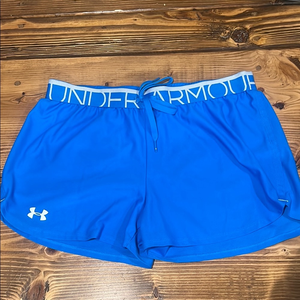 Under Armour Blue and White Loose Flowy Athletic Shorts Lightweight Performance